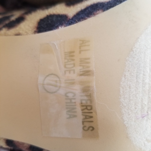 Like new Cheetah print heels!! - Picture 5 of 5